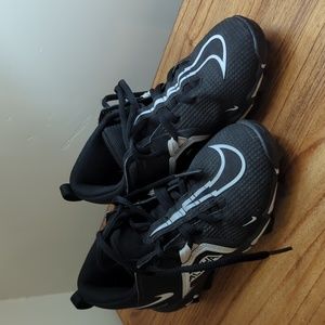 Nike Youth Football Cleats - 2Y